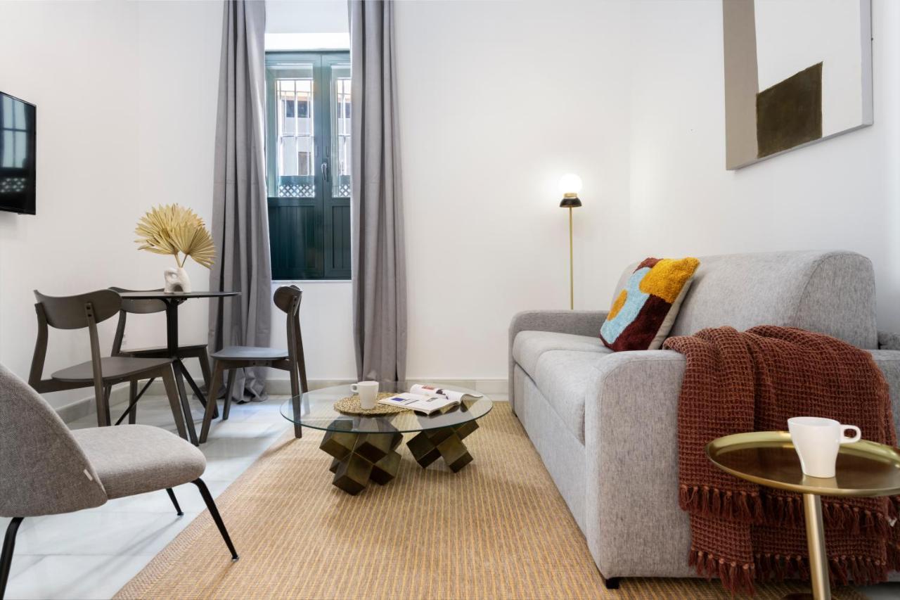Suites Maestranza - Refinadores By Magno Apartments Севилья Экстерьер фото